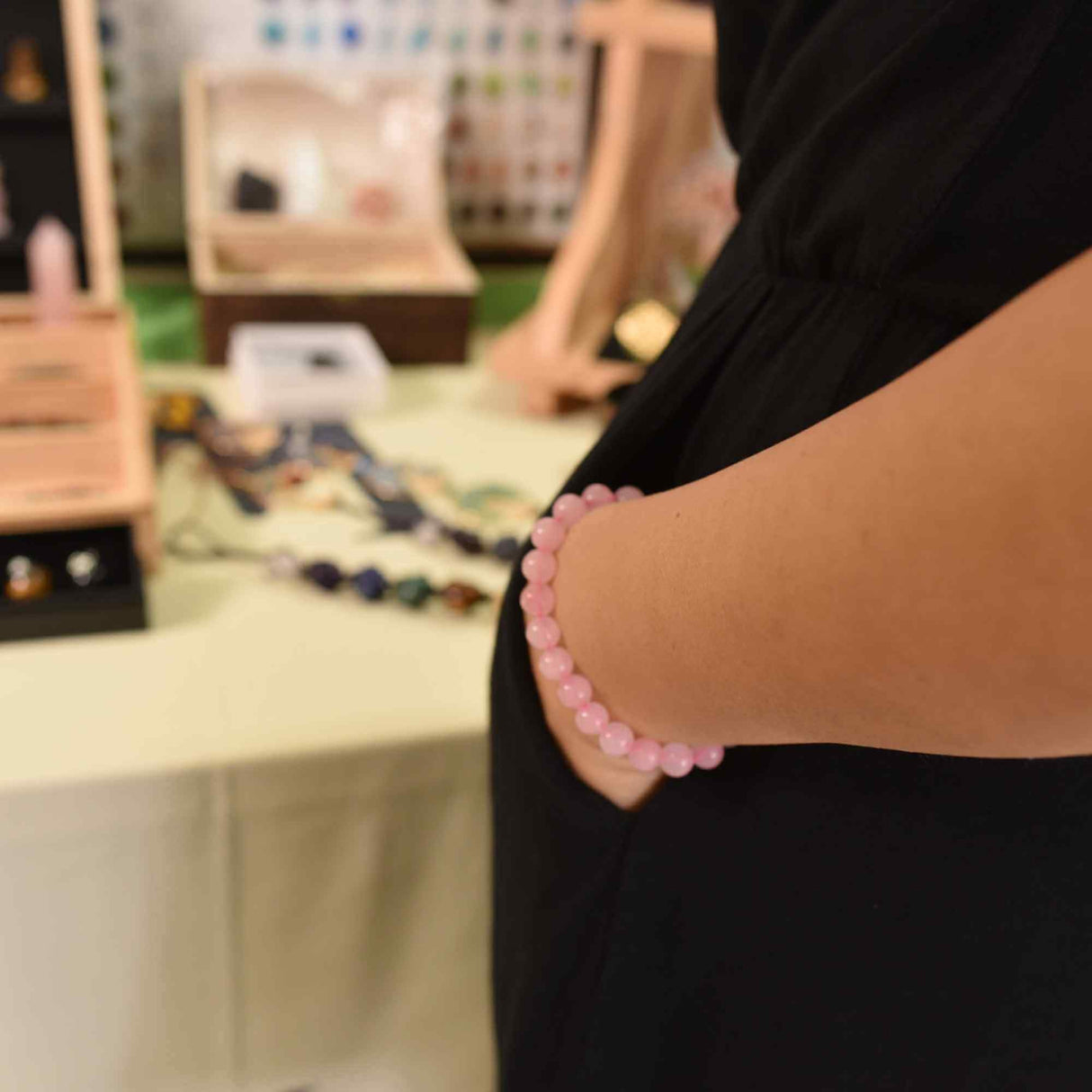 Bratara Elastica cu Margele de 8mm din Cuart Roz, Circumferinta 17 cm - Bijuterie Terapeutica si Cadou Elegant"