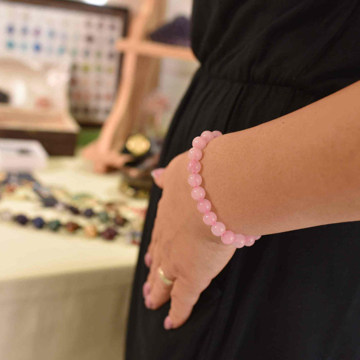 Bratara Elastica cu Margele de 8mm din Cuart Roz, Circumferinta 17 cm - Bijuterie Terapeutica si Cadou Elegant"