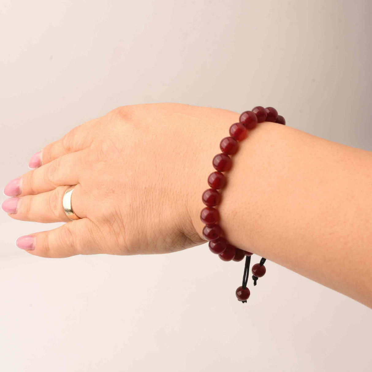 Bratara Ajustabila cu Margele de 8mm din Carneol Rosu Inchis, Circumferinta 19-24 cm - Accesoriu Energetic si Cadou Ideal