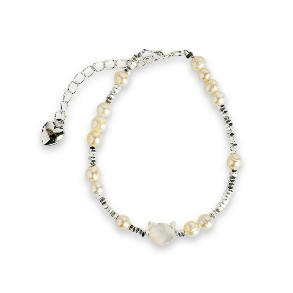 Feminina, fina si cu noroc – Bratara cu perle si pisicuta din scoica