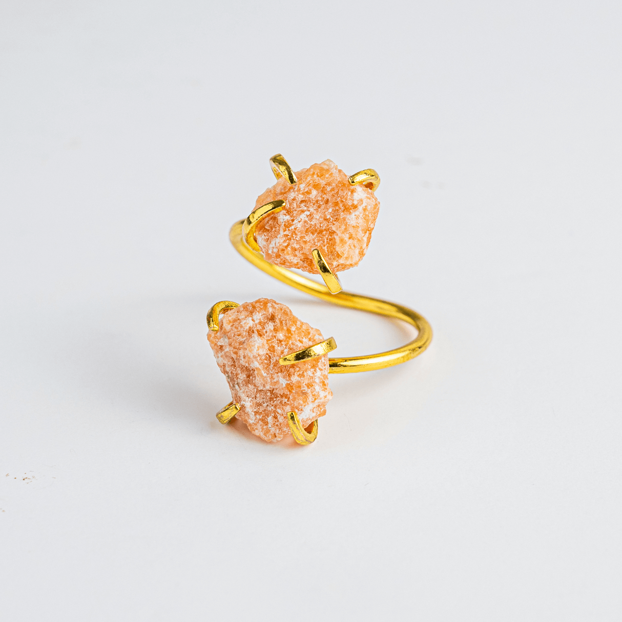 Raza de incredere – Inel Auriu cu Piatra Soarelui, Bijuterie a Optimismului