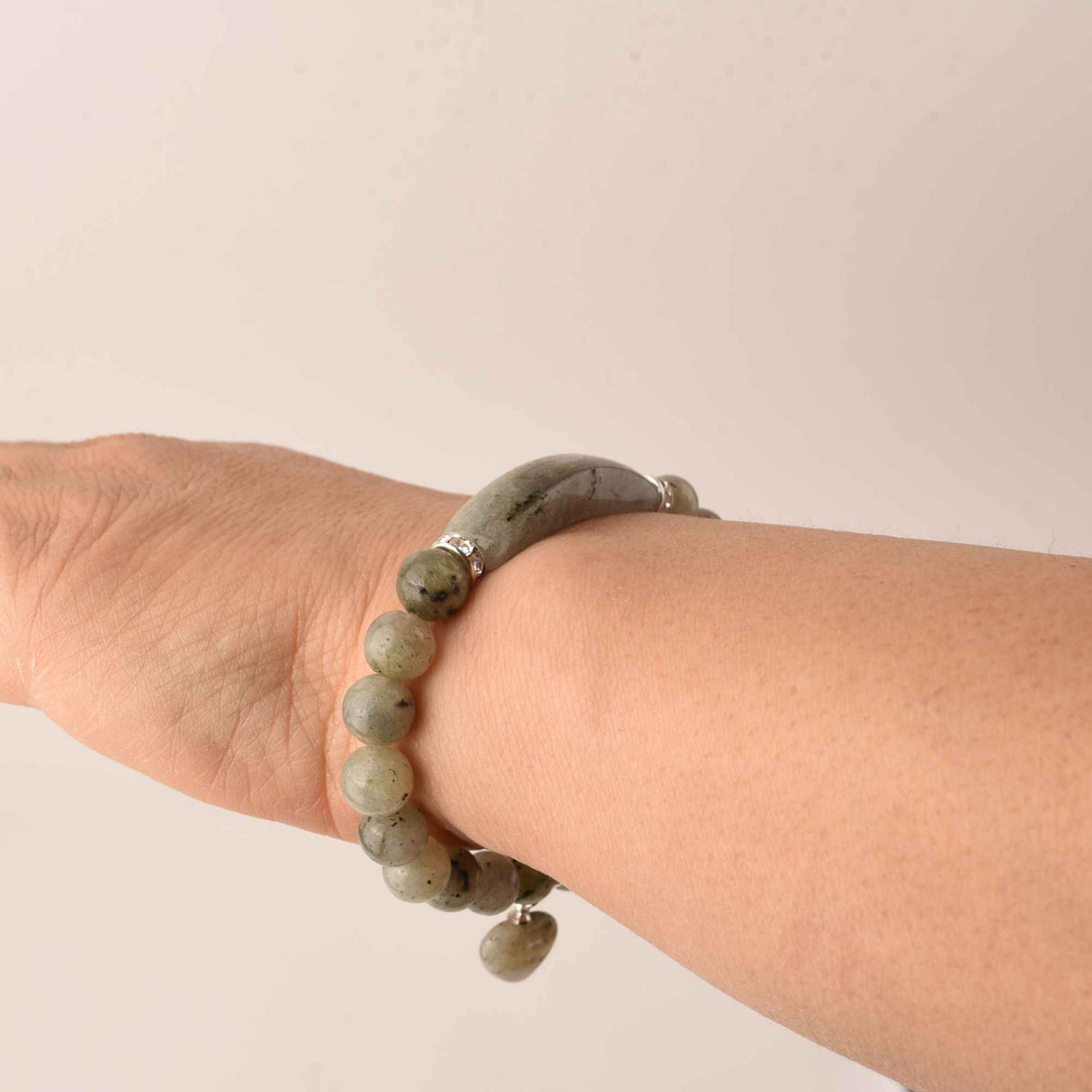 Bratara cu pietre semipretioase margele 8mm ochi de Labradorit : Echilibru si armonie