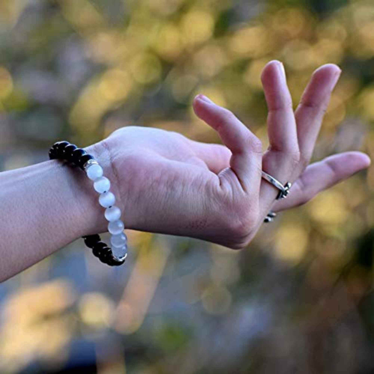 Bratara cu margele 8mm din cristale naturale Obsidian negru si selenit pentru dragoste