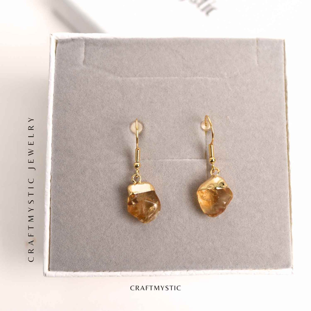 Cercei Aurii cu Citrin Rulat, Eleganta si Energie Pozitiva