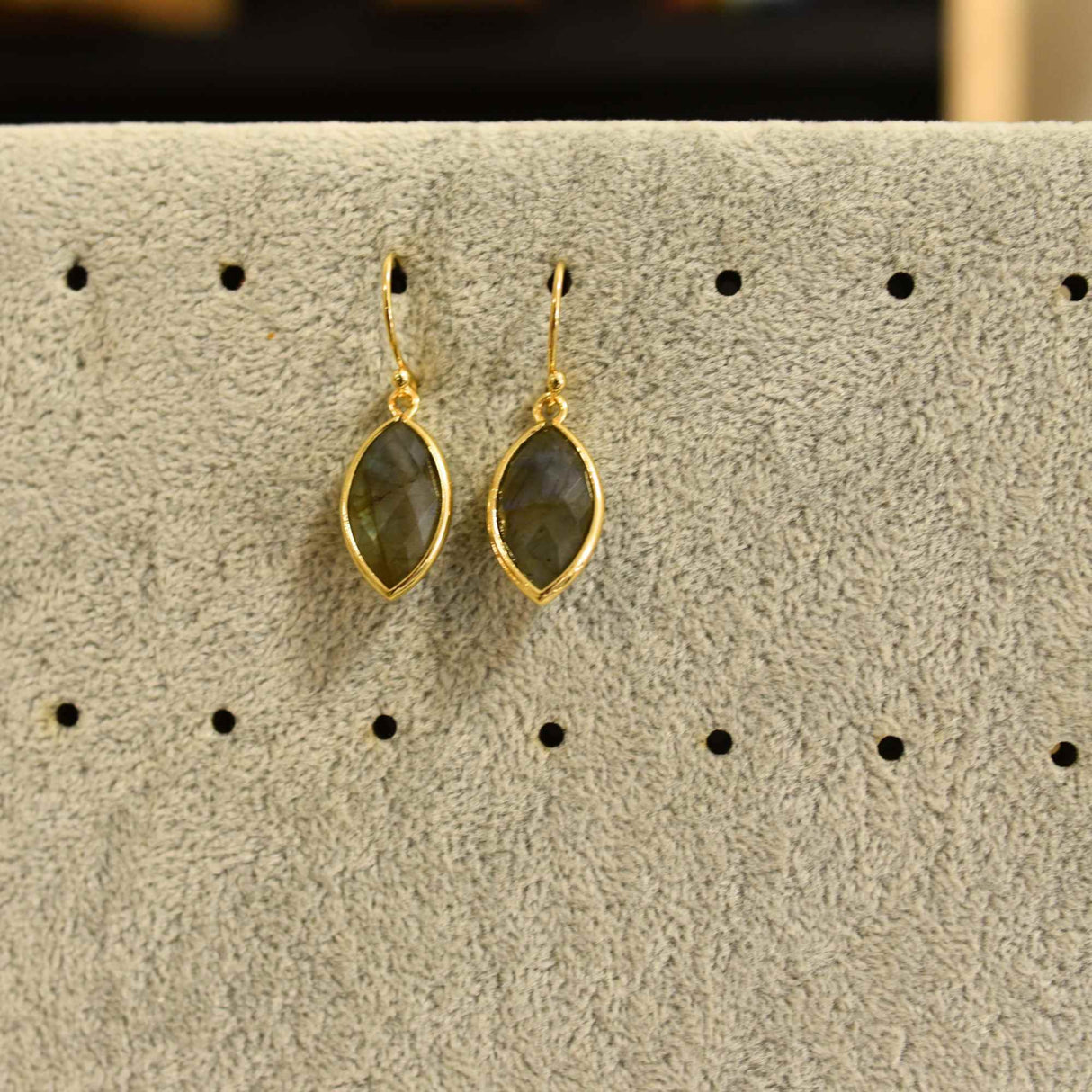 Cercei cu Piatra Semipretioasa Labradorit Naturala in forma de lacrima