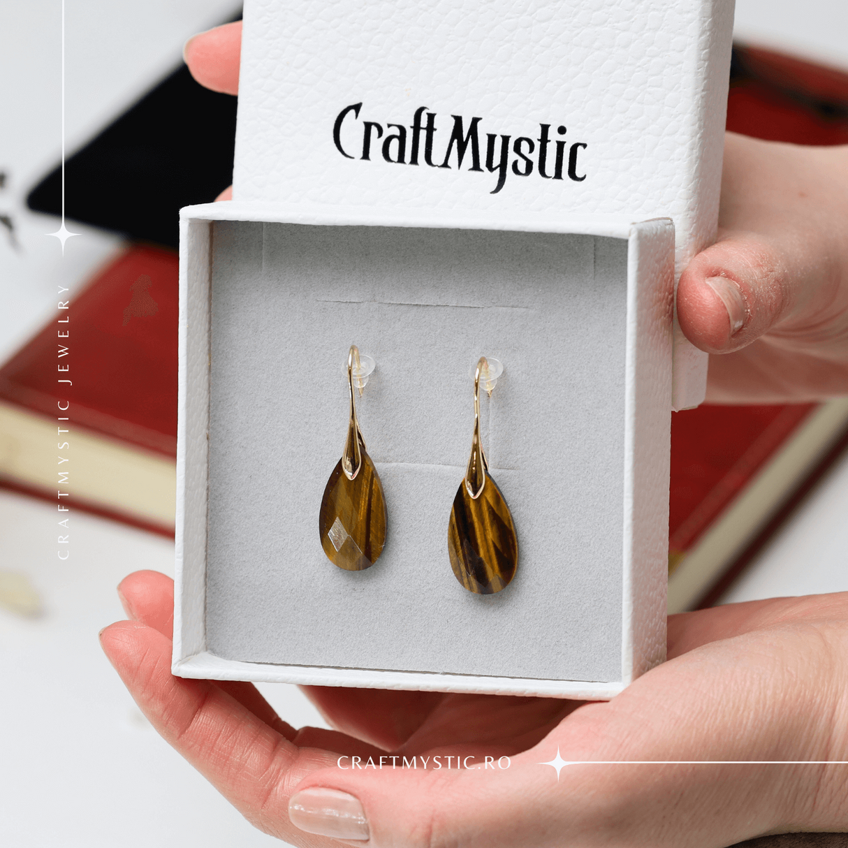 Cercei Eleganti cu Metal Auriu si Piatra Naturala din Ochi de Tigru Fatetat