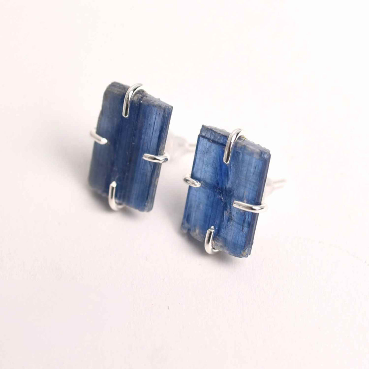 Cercei cu Kianit (Cianit) Albastru – Echilibru si Claritate Mentala