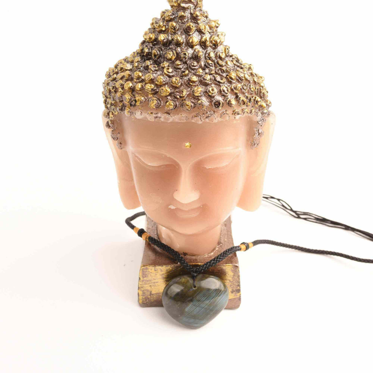 Colier cu cristal Labradorit in forma de inima – o piatra semipretioasa pentru meditatie, intuitie, imaginatie