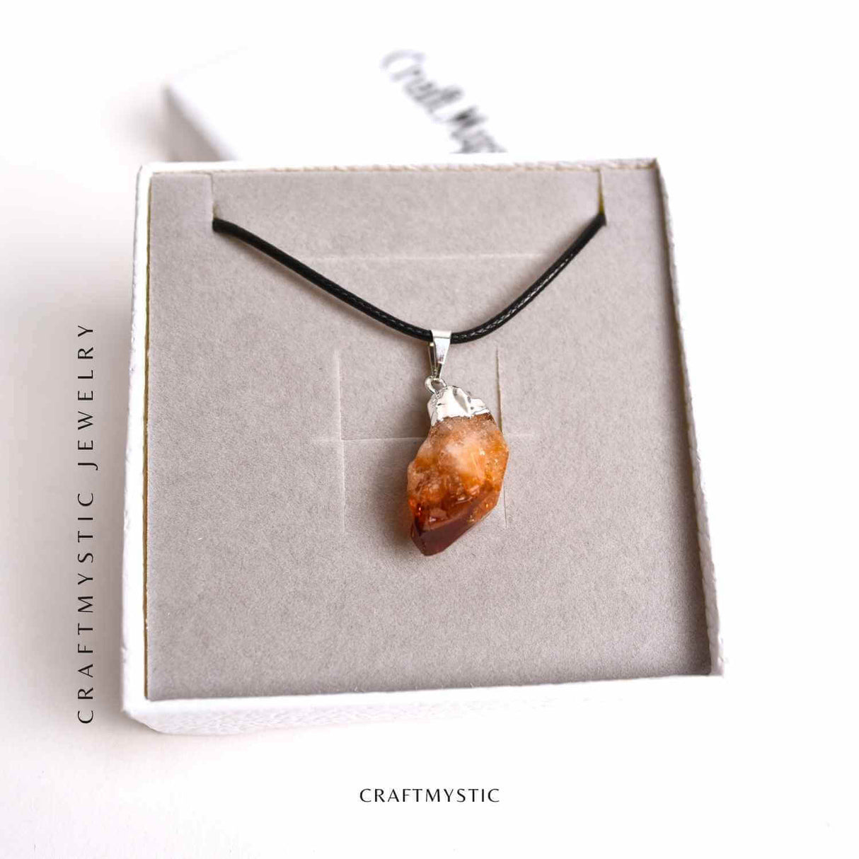 Colier cu pandantiv varf Citrin argintiu – Energie si Prosperitate