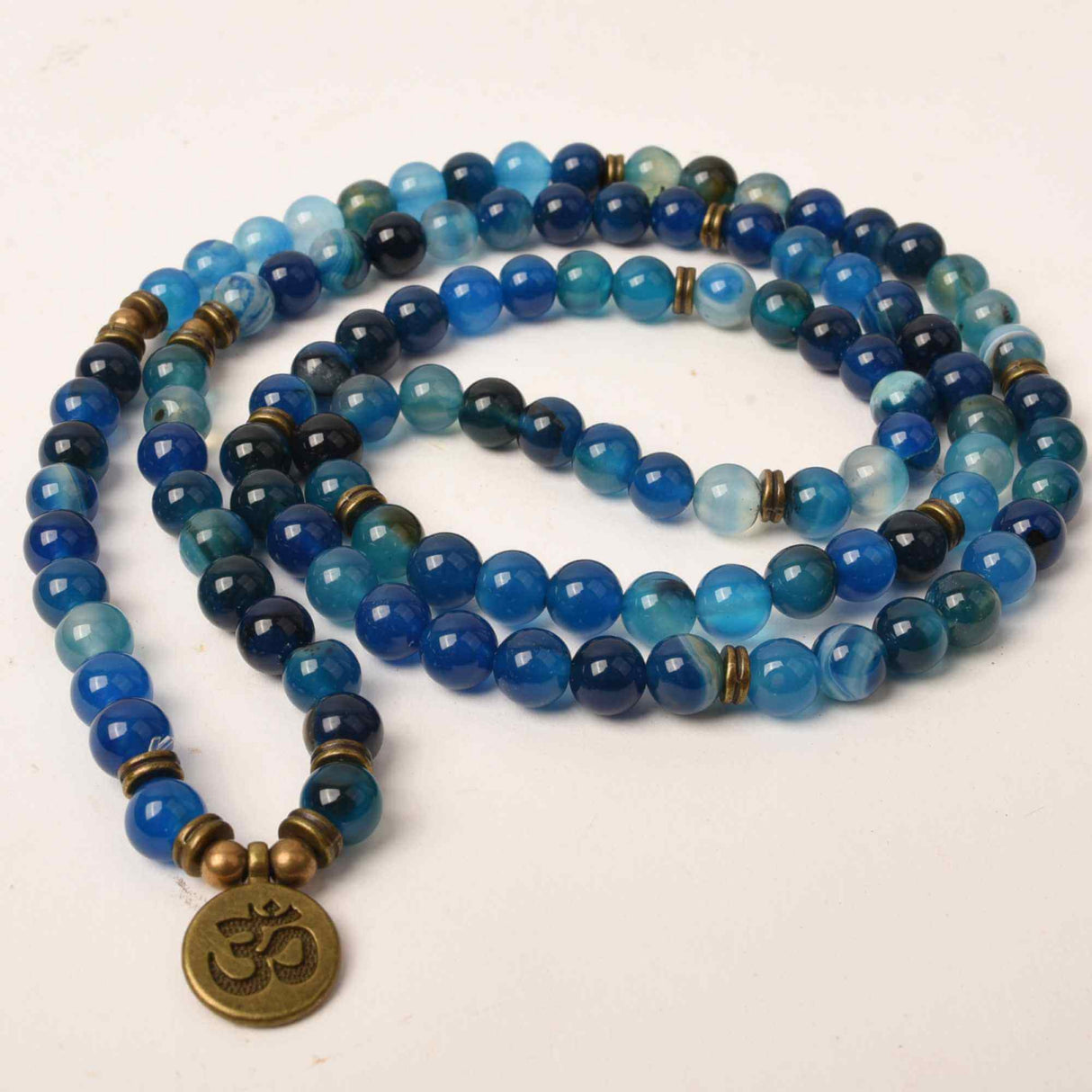 Dubla utilizare Bratara/Colier cu Simbolul Yoga si 108 de Margele Mala 8mm din Agat Albastru Accesoriu Spiritual pentru Meditatie si Bijuterie pentru Femei si Barbati