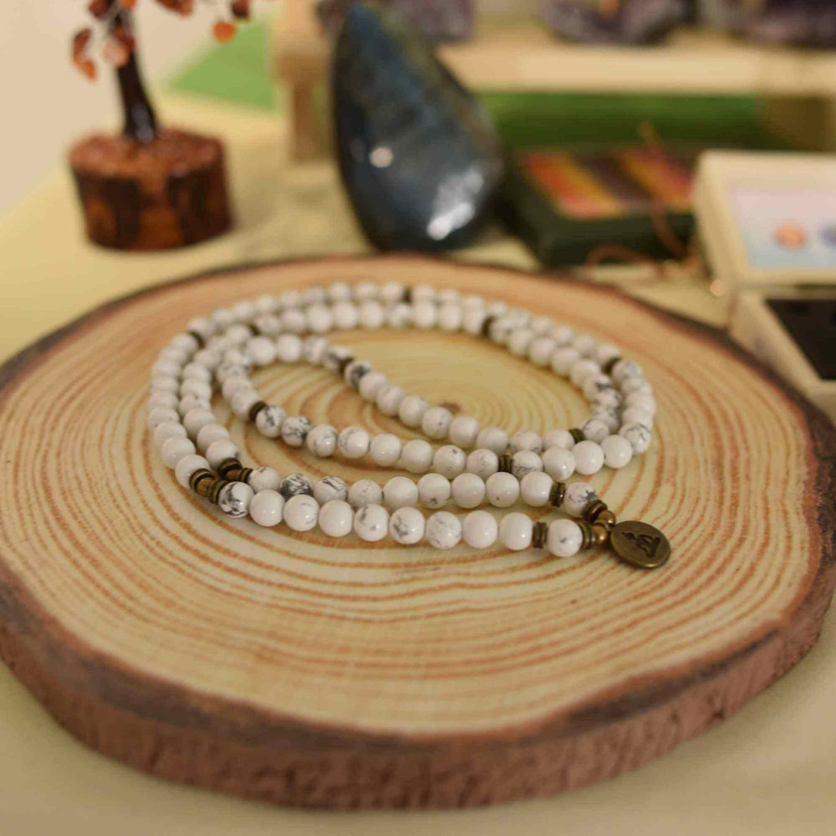 Colier-Bratara Mala din Turcoaz Alb cu 108 Margele