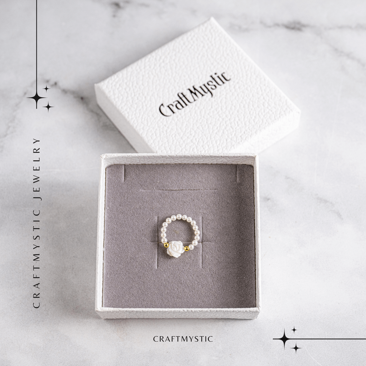 Bijuterie fina cu simbol floral – Inel cu perle si trandafir alb