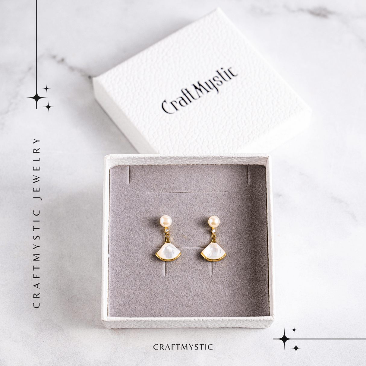 Gratie si prospetime – Cercei cu scoica sculptata si perla de cultura