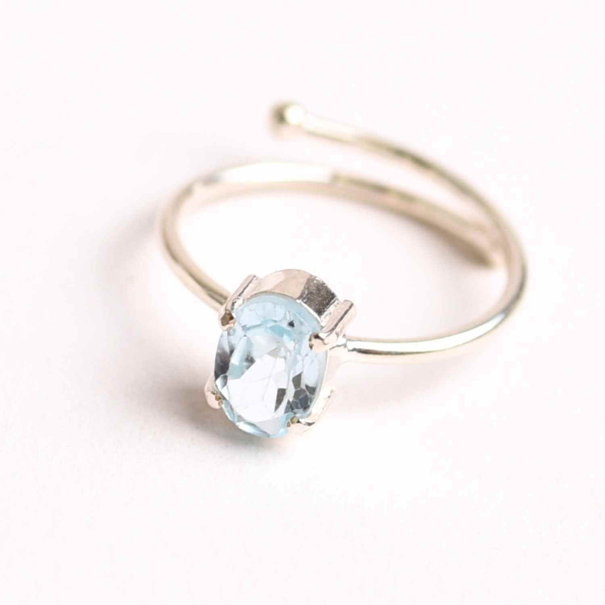 Inel din Argint 925 cu Topaz Albastru – Claritate Mentala si Expresie Autentica