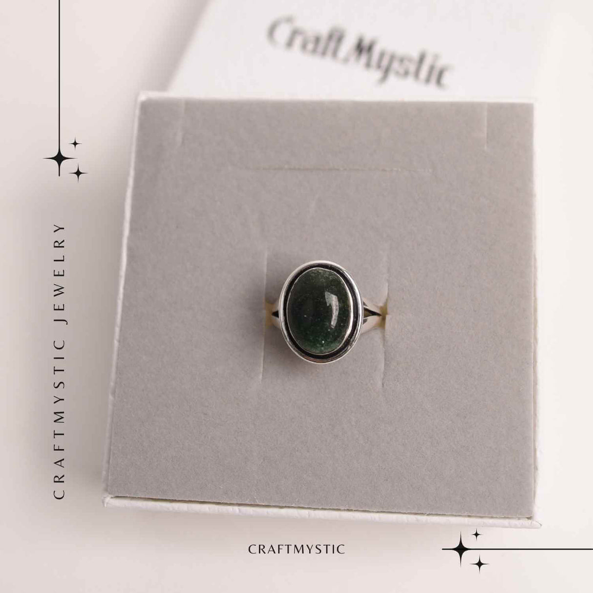 Inel Ajustabil Argintiu cu Jad Verde – Echilibru si protectie energetica