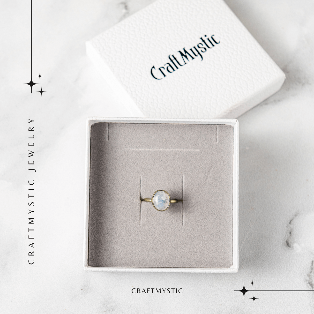 Inel Reglabil Argintiu cu Piatra Lunii Curcubeu – Intuitie si Liniste