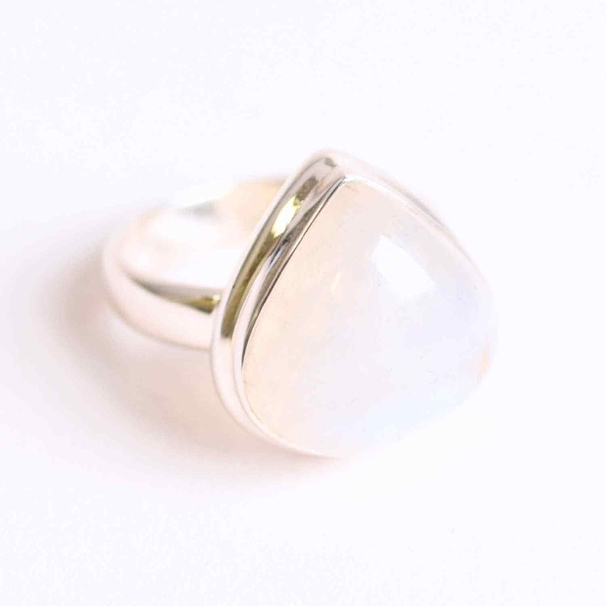 Inel din Argint 925 cu Piatra Lunii – Echilibru Emotional si Intuitie Amplificata