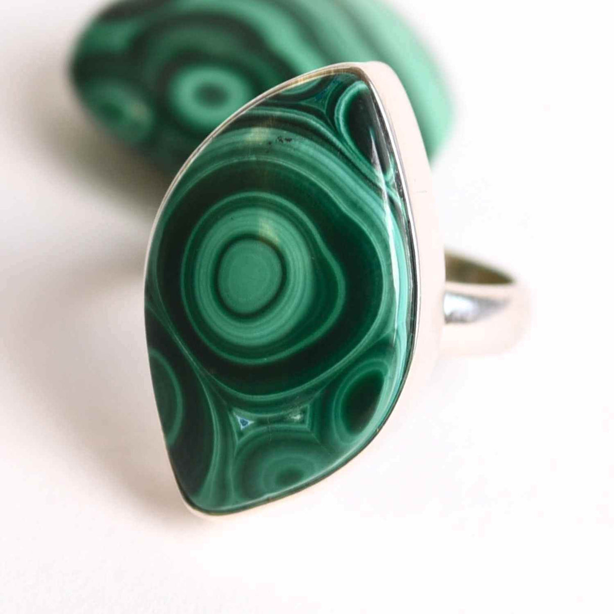 Inel din Argint 925 cu Malachit Natural 9.46 gr M56/7.5–Protectie Energetica si Echilibru Emotional pentru Transformare Interioara