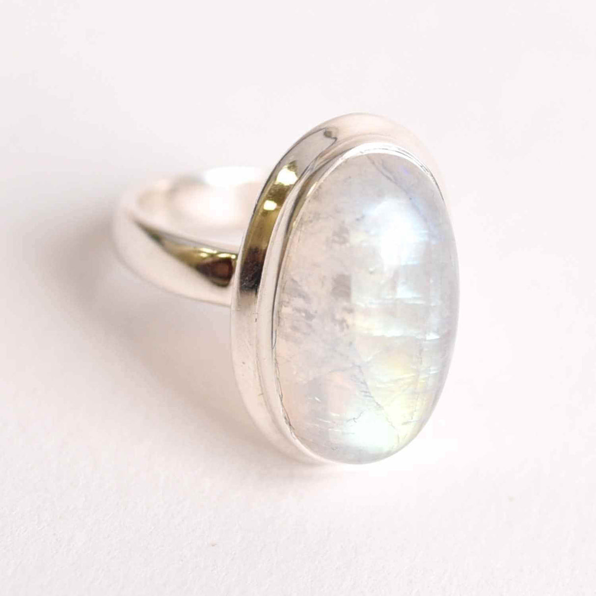 Inel din argint 925 elegant cu Piatra Lunii – Armonie emotionala si conexiune cu feminitatea