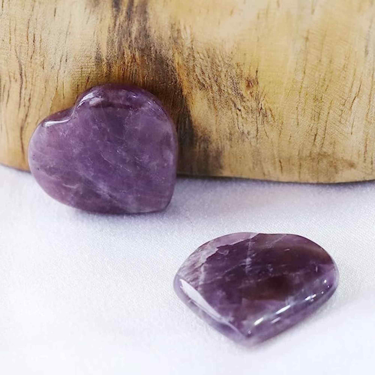 Inimioara din cristal Ametist 3 cm si saculet satin inclus