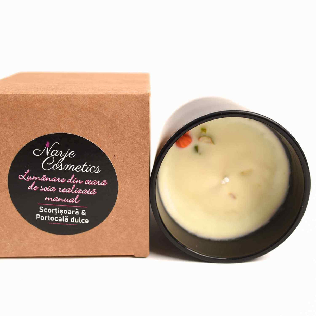 Lumanare cu ulei esential de portocala dulce & scortisoara – Energie si confort natural