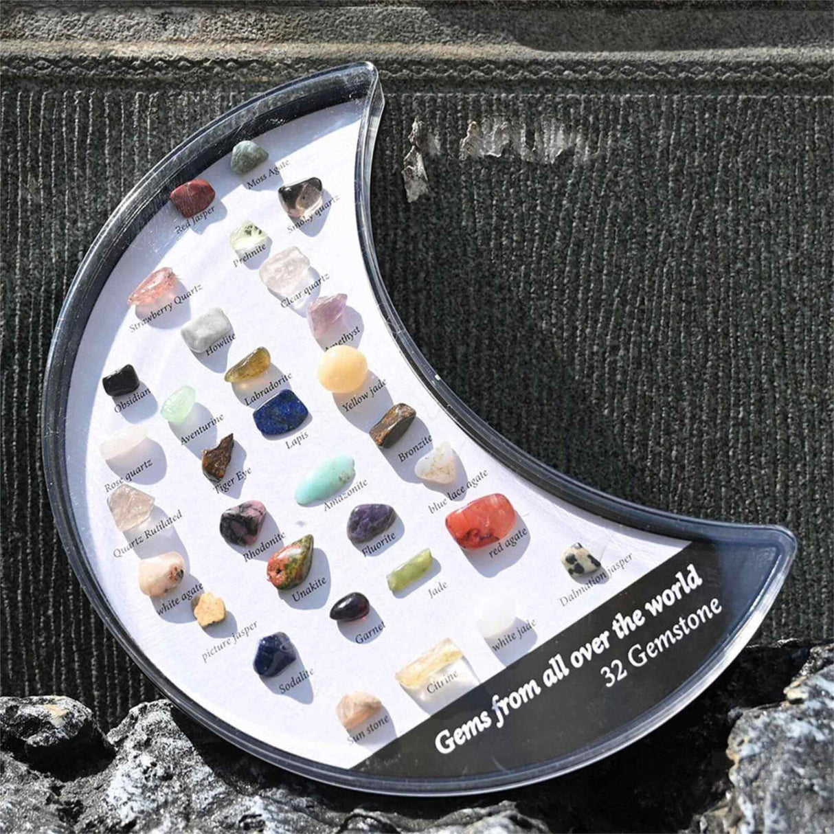 Mini set 32 pietre de colectie | Cutie in forma de luna cu pietre specimen etichetate, educationale pentru baieti si fete