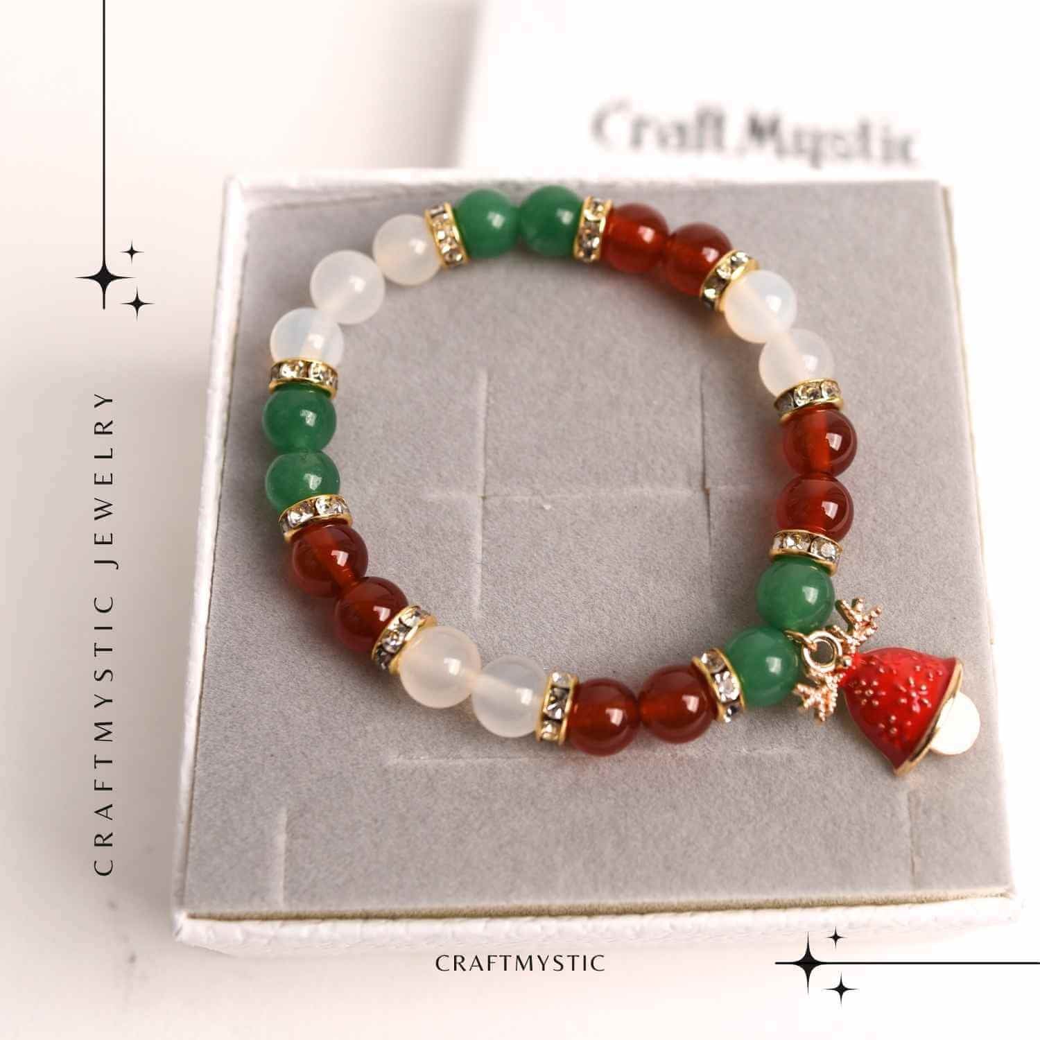 Bratara naturala Agat rosu, alb si aventurin verde cu accesoriu mixt - echilibru si noroc
