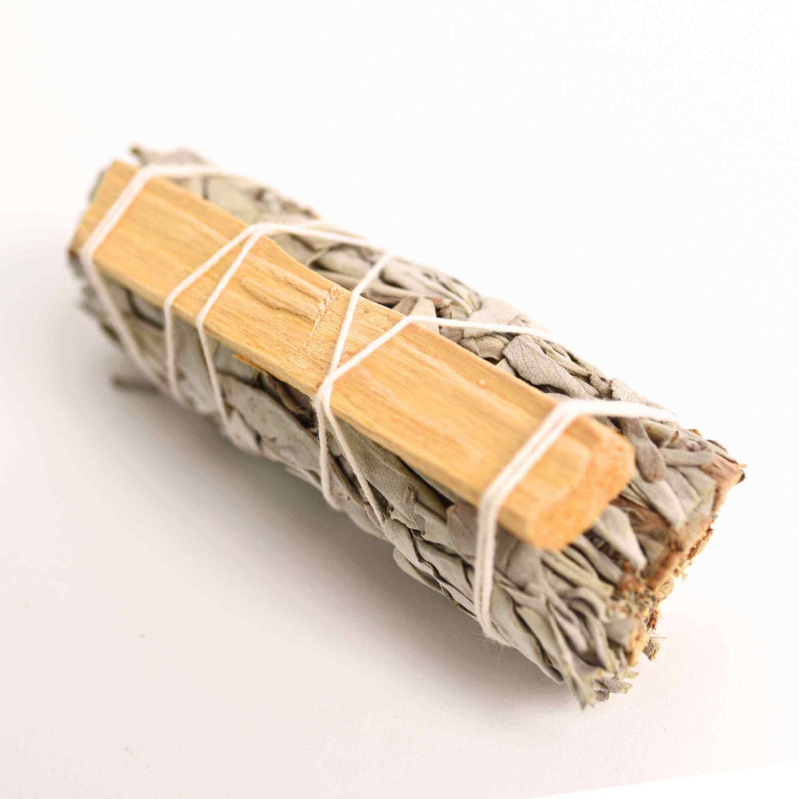 Buchet Salvie Alba California cu lemn Palo Santo – Purificare si Energie Pozitiva