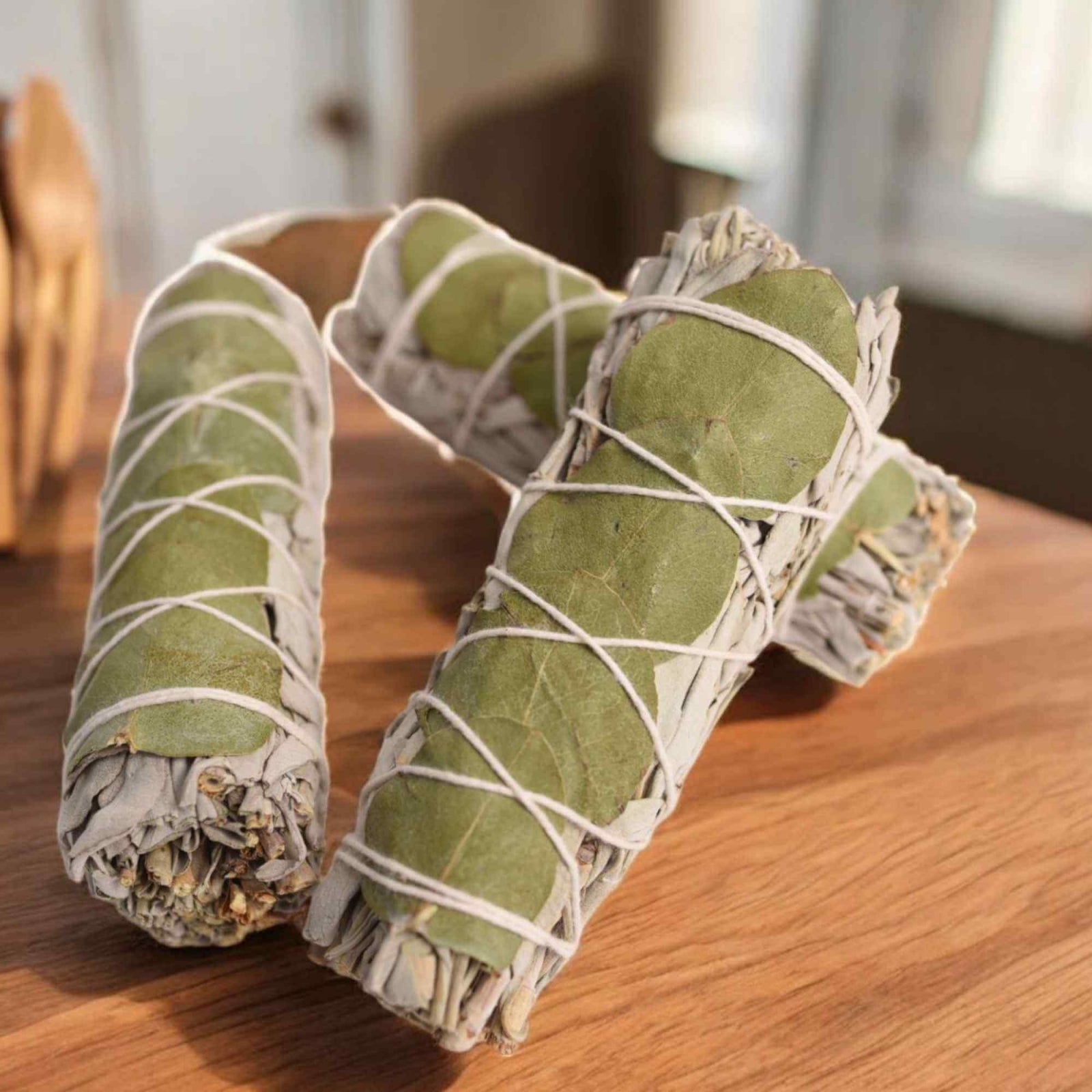 Buchet Salvie Alba California cu Frunze de Eucalipt