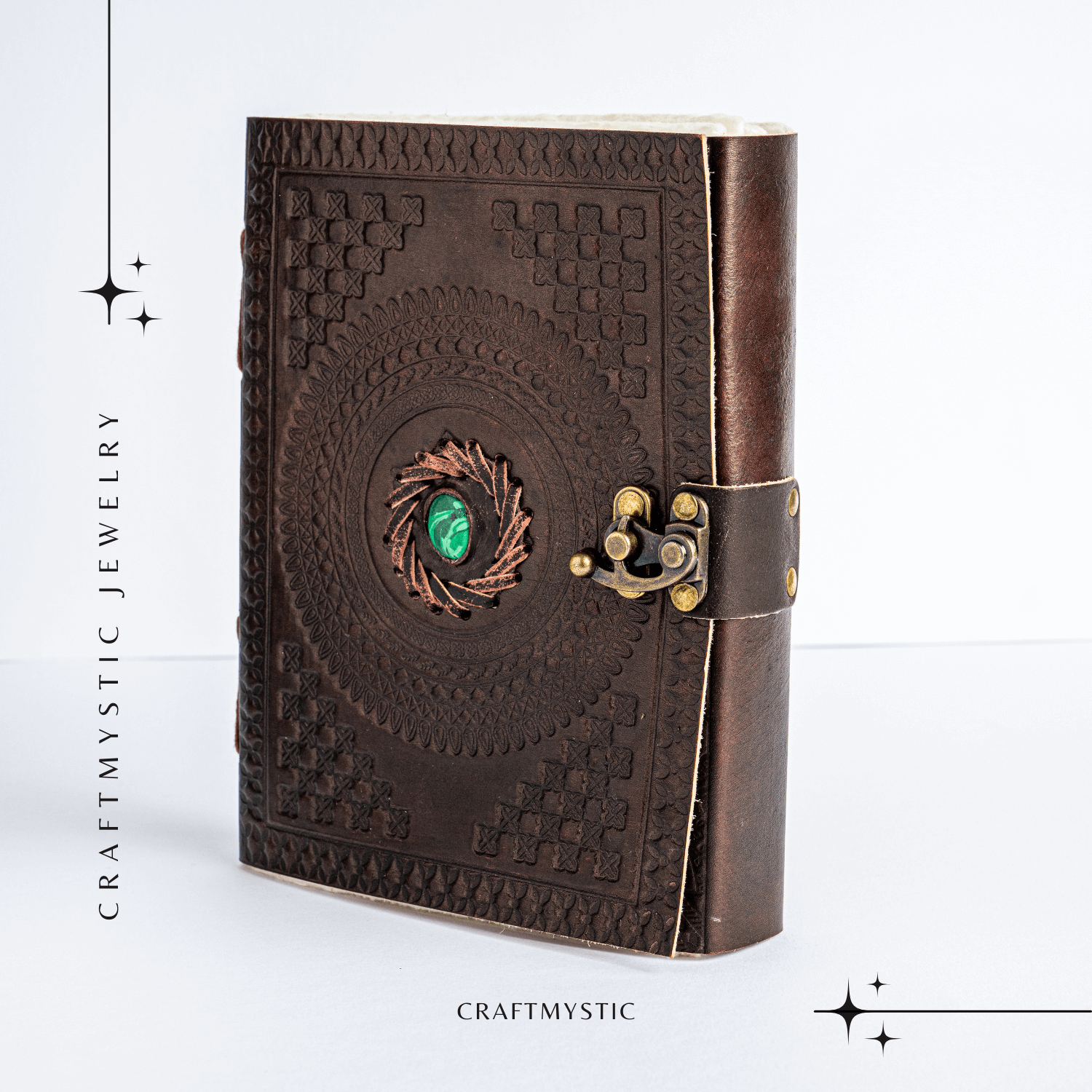 Jurnal din piele naturala cu piatra Malachit – Talisman pentru echilibru si claritate interioara