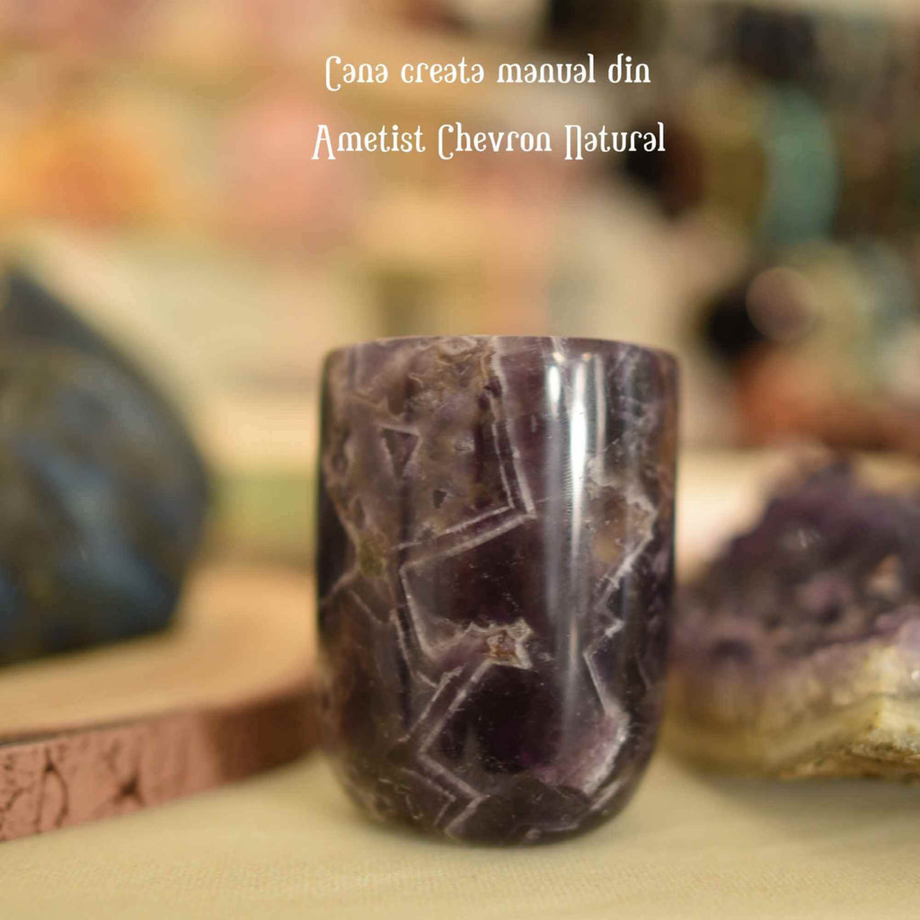 Pahar din Cristal de Ametist Chevron Sculptat Manual Capacitate de 100ml Experienta Spirituala in Fiecare Inghititura