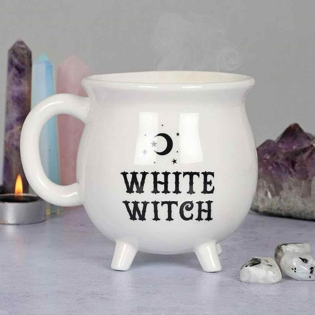 Cana Alba "White witch" in Forma de Ceaun Magic