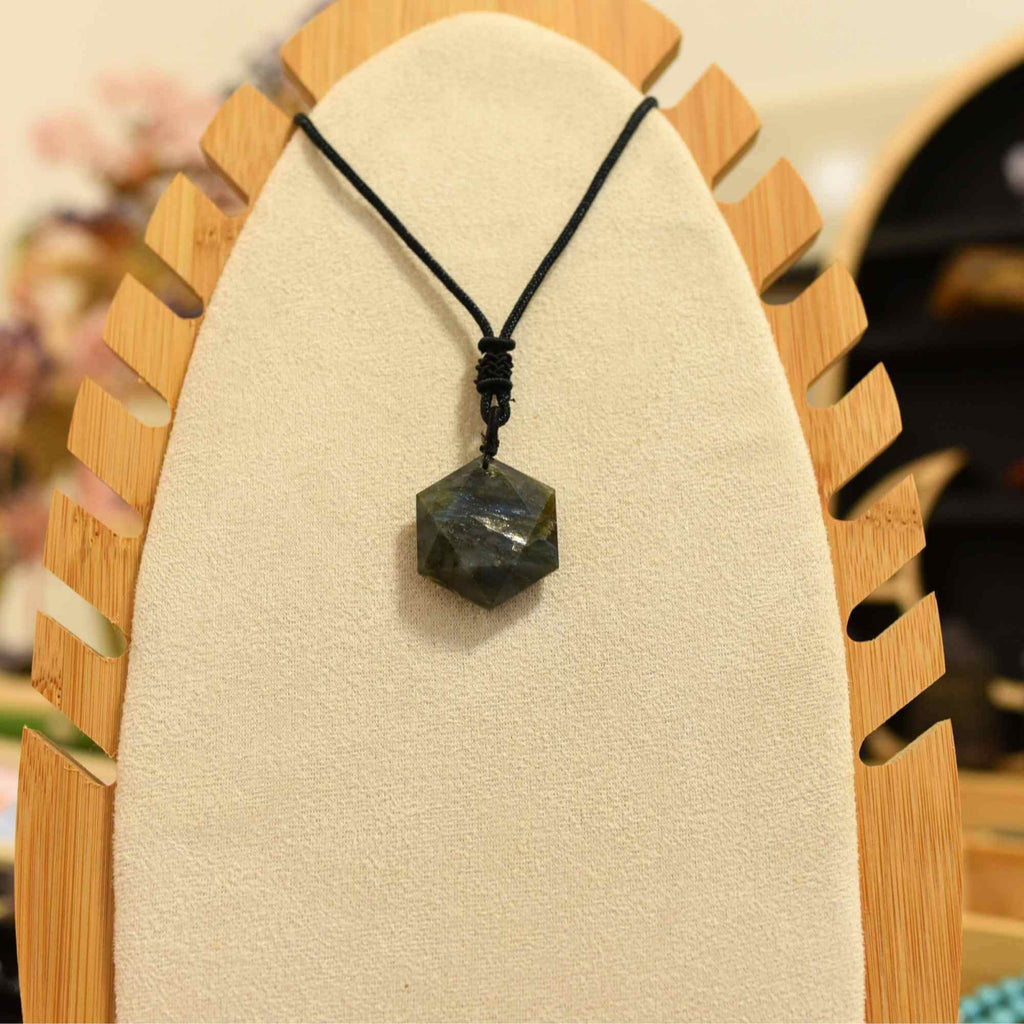 Colier Amuleta cu Hexagrama din Labradorit Natural