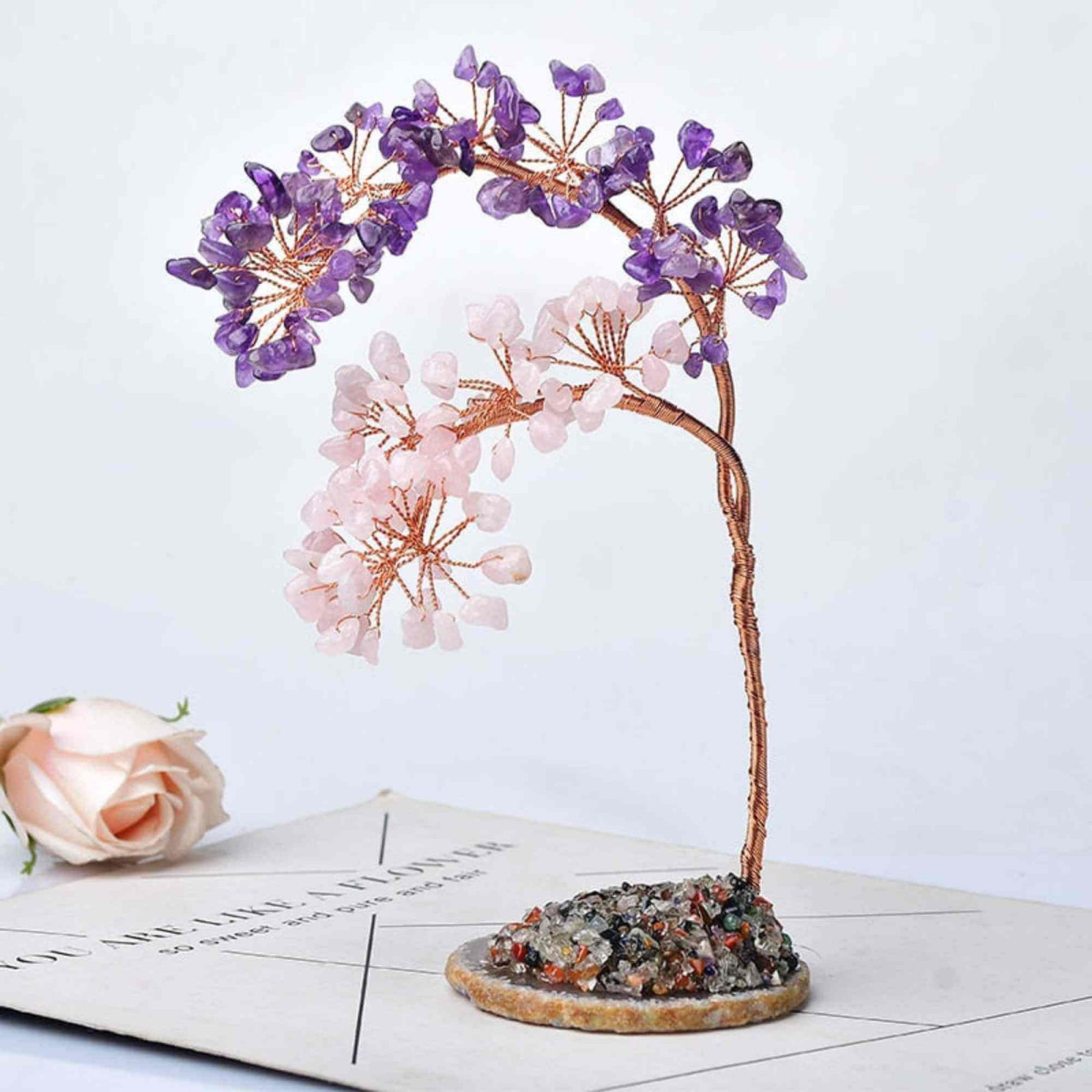 Copac pietre semipretioase ametist si cuart Roz pe felie de agat – Decor cristal feng shui, accesorii pentru birou, cristale pentru meditatie
