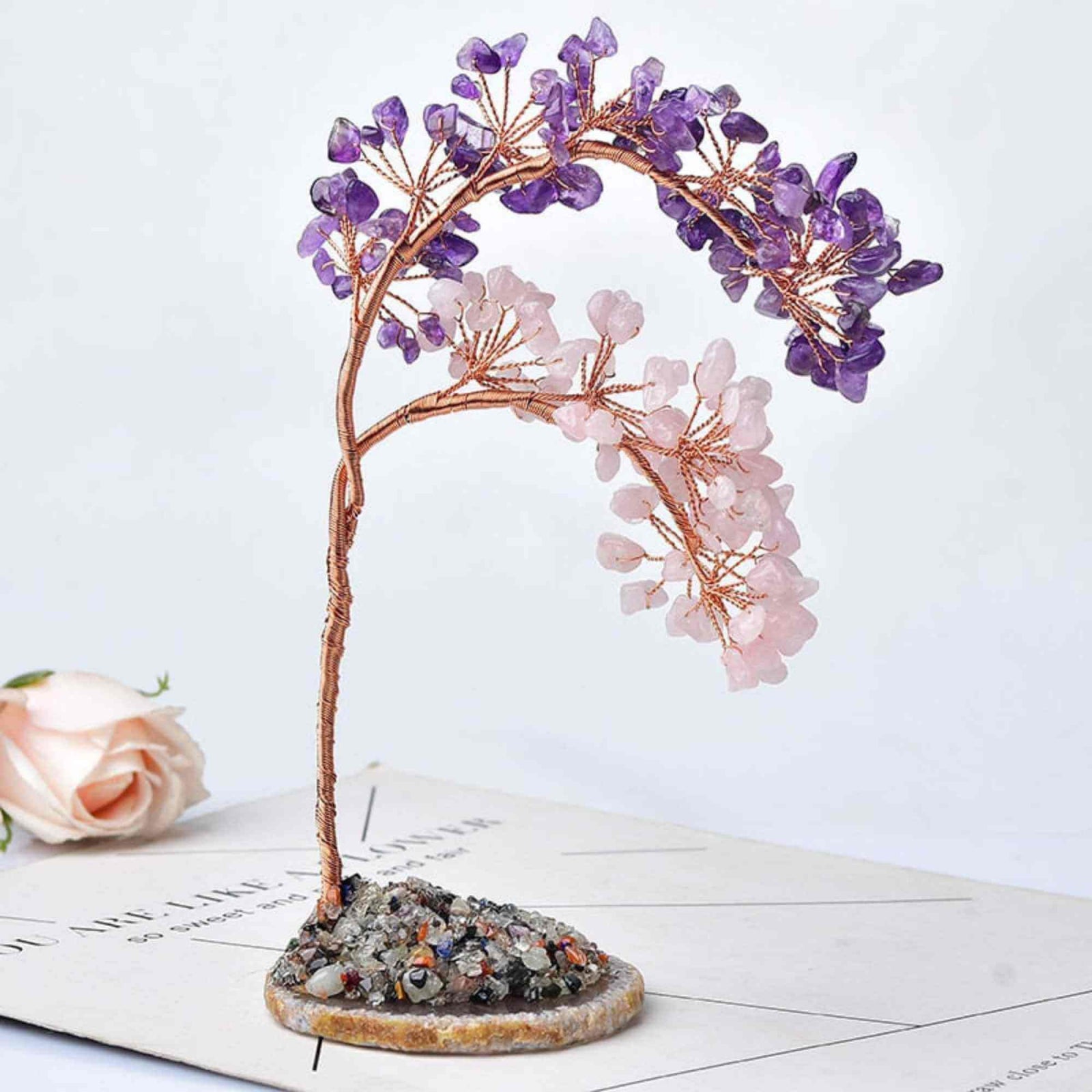 Copac pietre semipretioase ametist si cuart Roz pe felie de agat – Decor cristal feng shui, accesorii pentru birou, cristale pentru meditatie