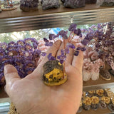 Figurina casuta cu ramuri din cristale naturale Ametist