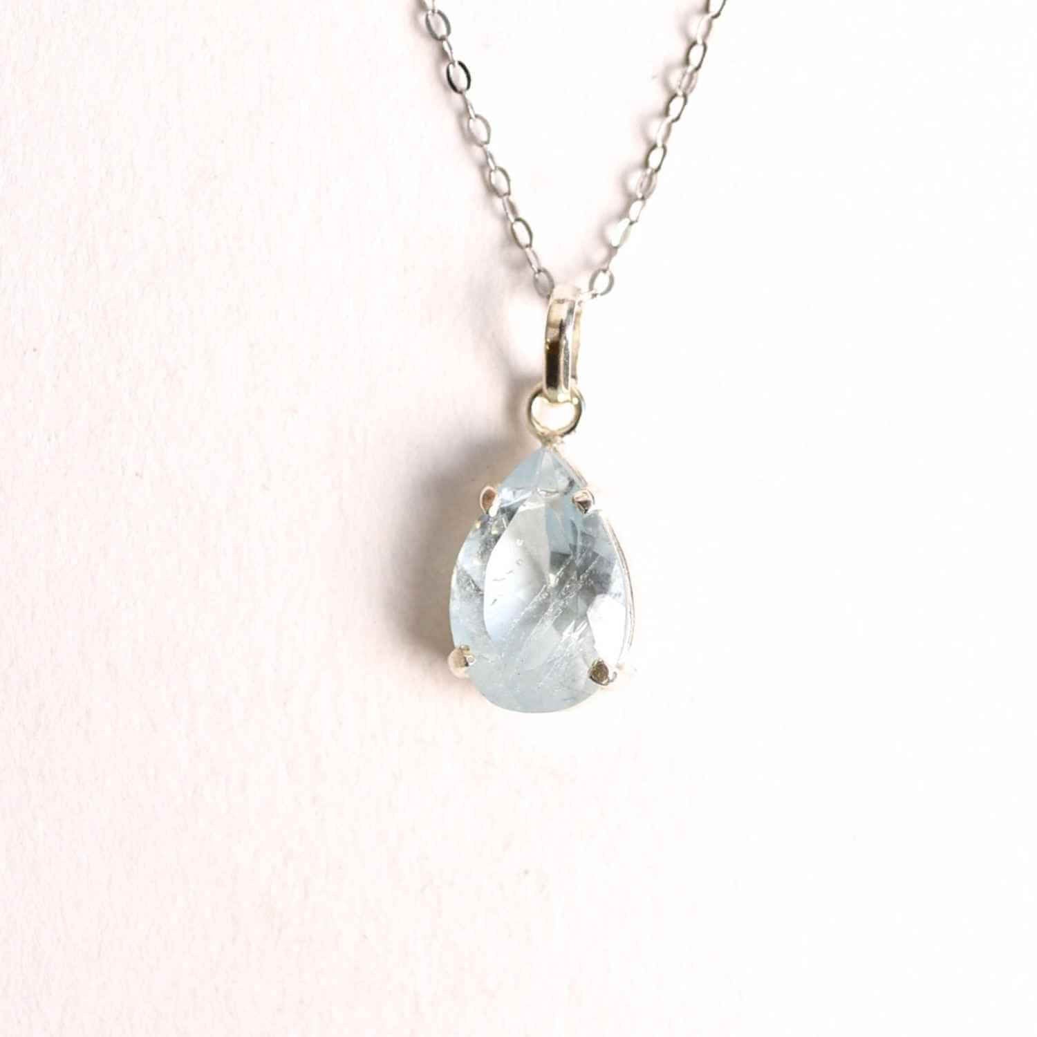 Claritate si Expresivitate – Colier Argint 925 cu Topaz Albastru fatetat Lacrima