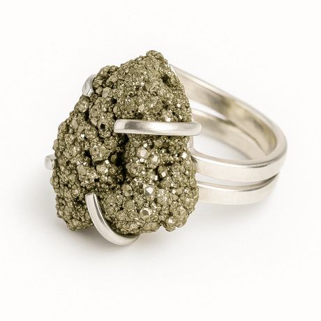 Inelul abundentei – Pirita naturala pentru succes si protectie energetica