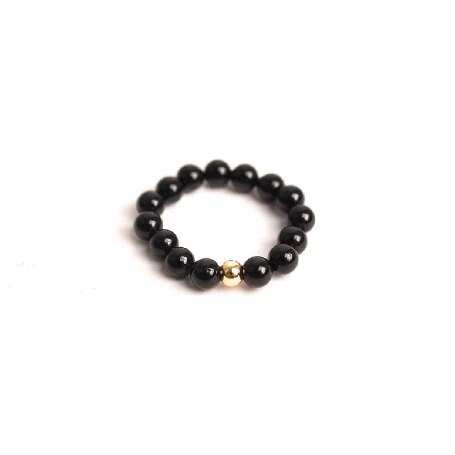 Inel elastic cu biluta aurie si margele 4 mm din pietre naturale