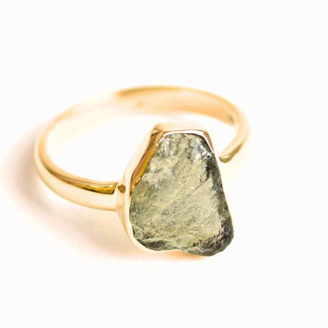 Inel cu Moldavit Natural placat cu Aur de 18K – Puterea Schimbării si Evolutiei Interioare, 3.11 gr