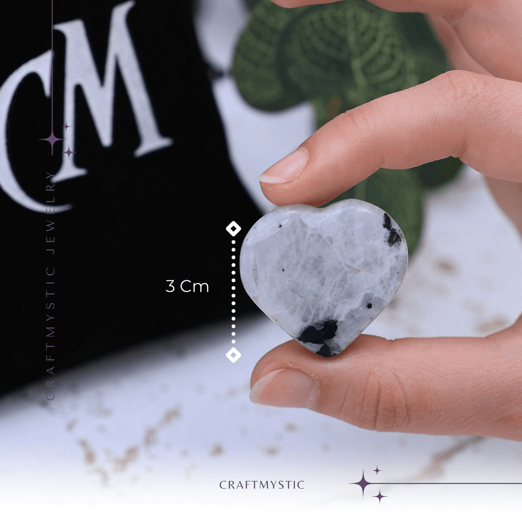 Inima Sculptata Manual din Piatra Lunii Curcubeu