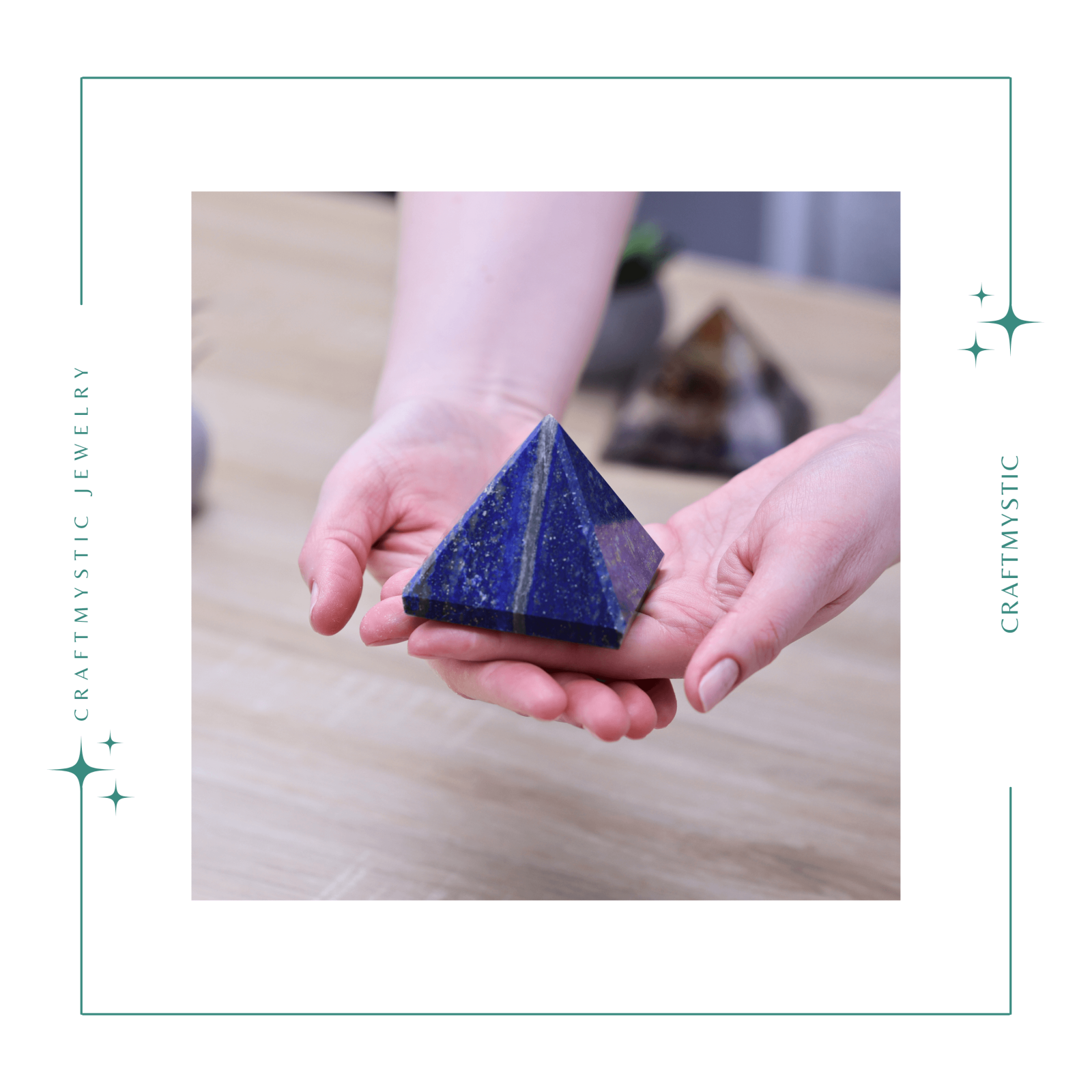 Piramida Sculptata Manual 60mm din Piatra Lapis Lazuli Naturala