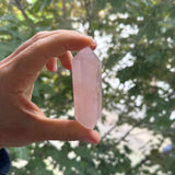 Turn Hexagonal Dublu Varf din Cuart Roz inaltime de 7-9 cm