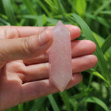 Turn Hexagonal Dublu Varf din Cuart Roz inaltime de 7-9 cm