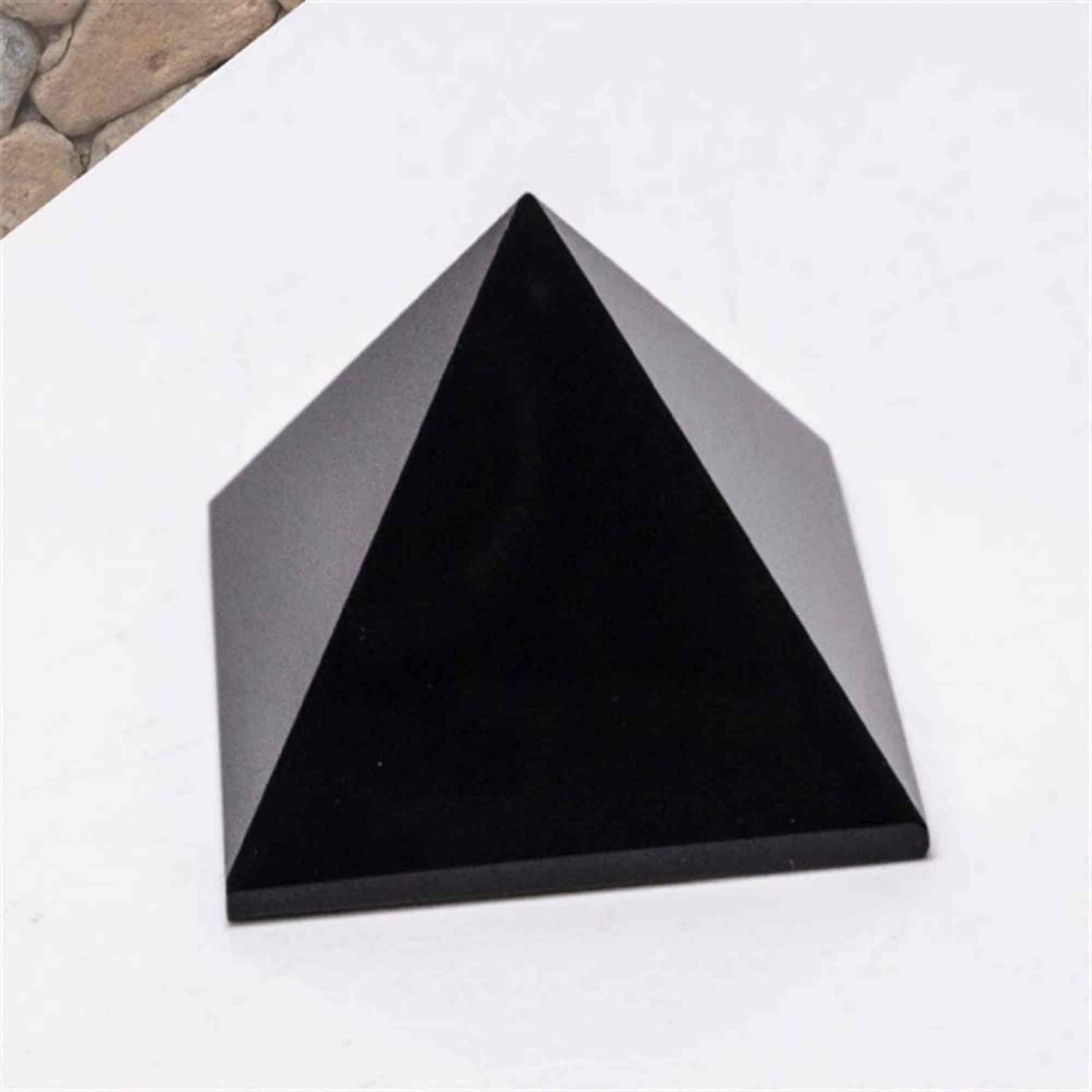 Generator de energie unic din cristal natural de Obsidian Negru in forma de piramida 8 cm