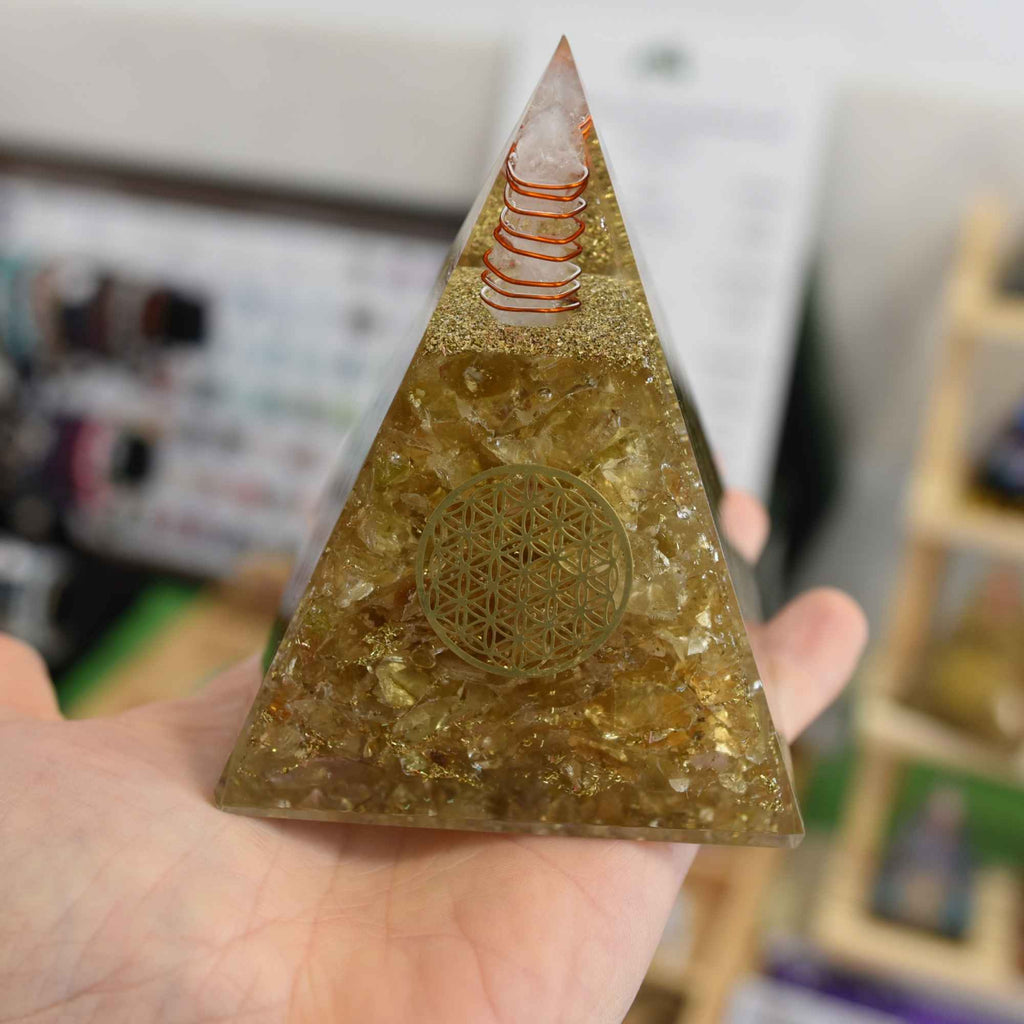 Piramida Orgonica cristal Citrin si Floarea vietii de 11 cm pentru Bogatie si Succes - Piatra Comerciantului pentru Confort si Energie Pozitiva