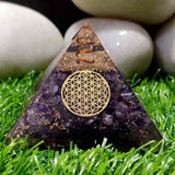 Piramida Orgonica cu cristal Ametist si simbolul floarea vietii 8 cm – Pentru energie, vindecarea reiki, echilibrarea chakrelor