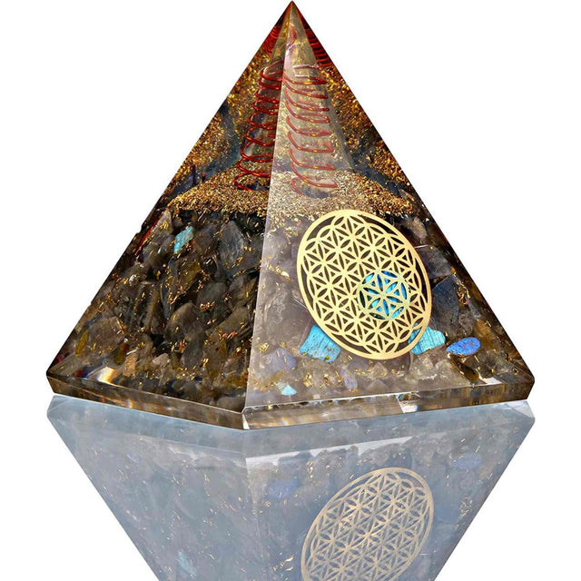 Piramida Orgonica cu cristale Labradorit si simbolul floarea vietii 8 cm – pentru dezvoltare spirituala si emotionala