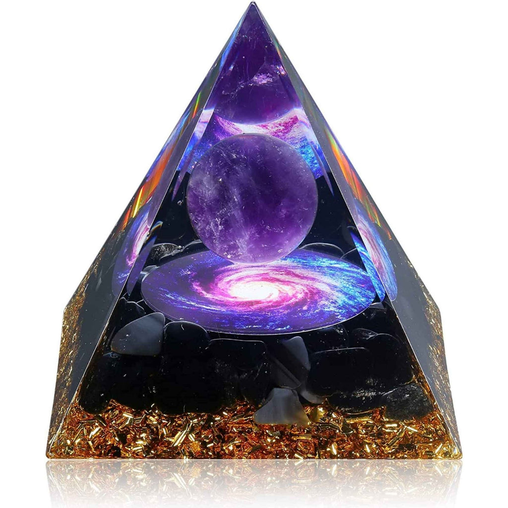 Piramida Orgonica cu cristale vindecatoare de Ametist, Obsidian, foita de aur, rasina naturala si sfera din cristal ametist 8 cm – pentru energie pozitiva si reducerea stresulu.