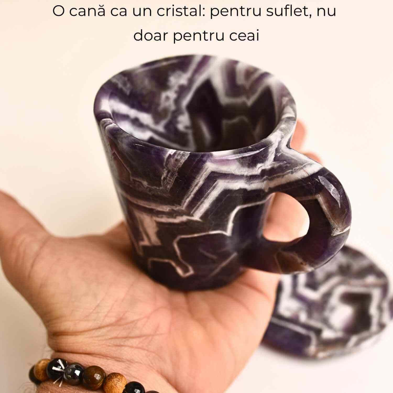 Cana din Ametist Chevron cu suport – Un ritual al rafinamentului spiritual